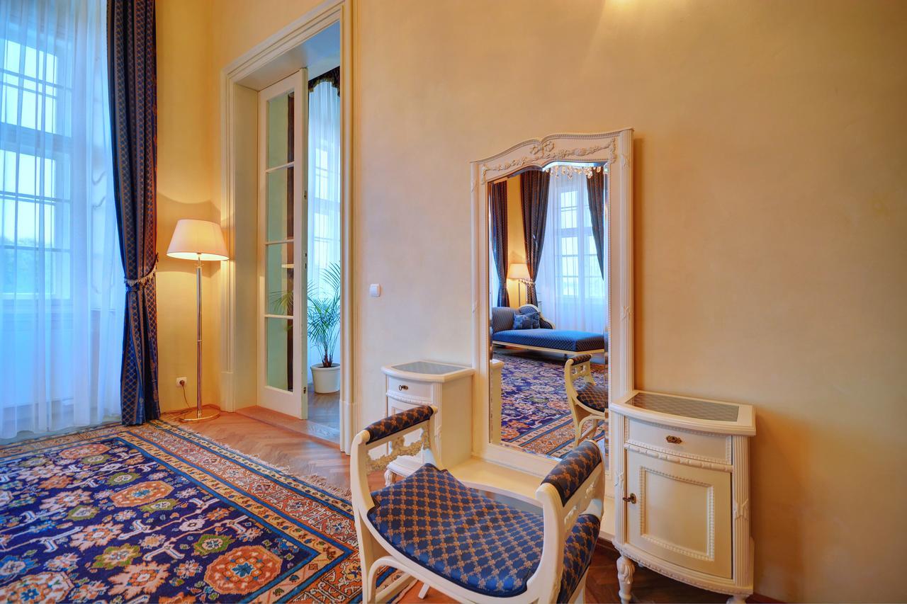 Chateau Liblice Bysice Exterior photo